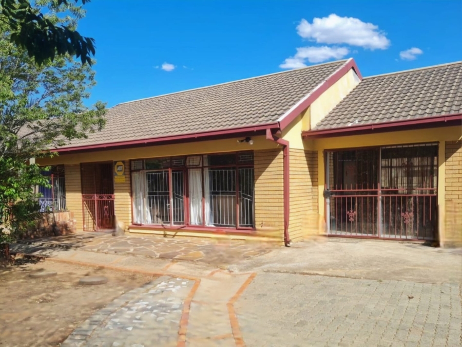 3 Bedroom Property for Sale in Pellissier Free State